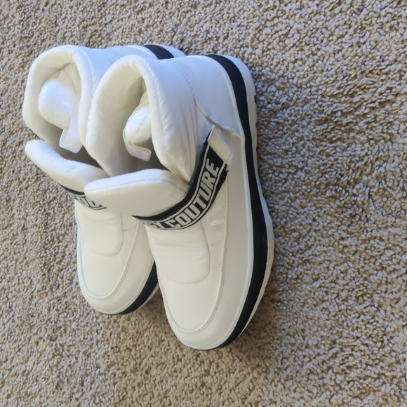 Seattle WA - Picture 1 of 3